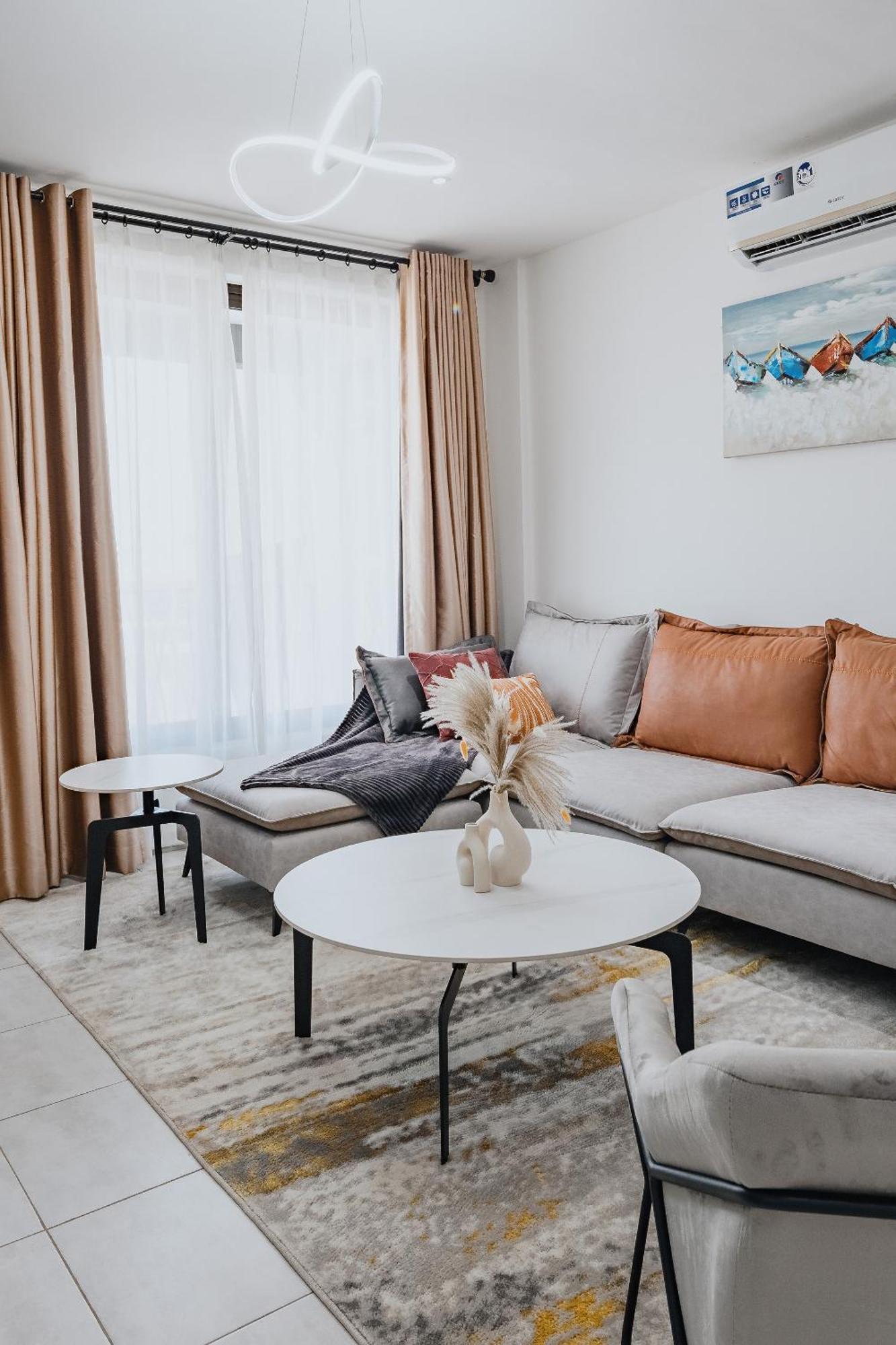 The Avery Apartments At Odomaa Place B, East Airport 阿克拉 外观 照片