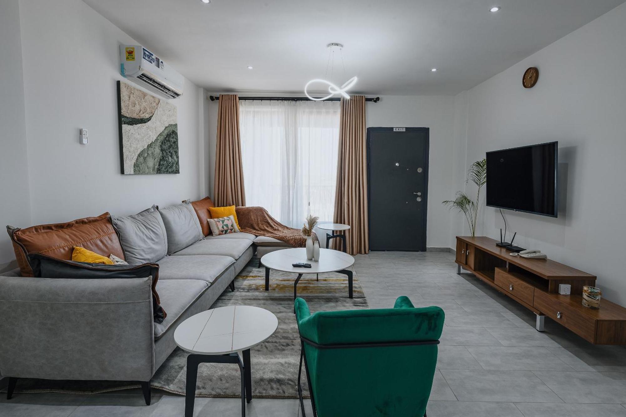 The Avery Apartments At Odomaa Place B, East Airport 阿克拉 外观 照片